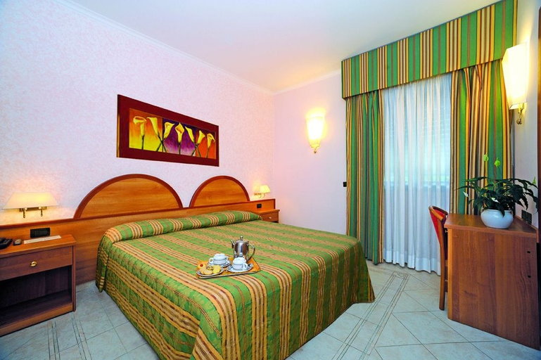 Bedroom 3, Hotel L'Aquila, Rome