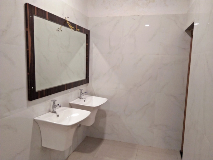Bathroom 5, Hotel Shanti Mount Abu, Sirohi