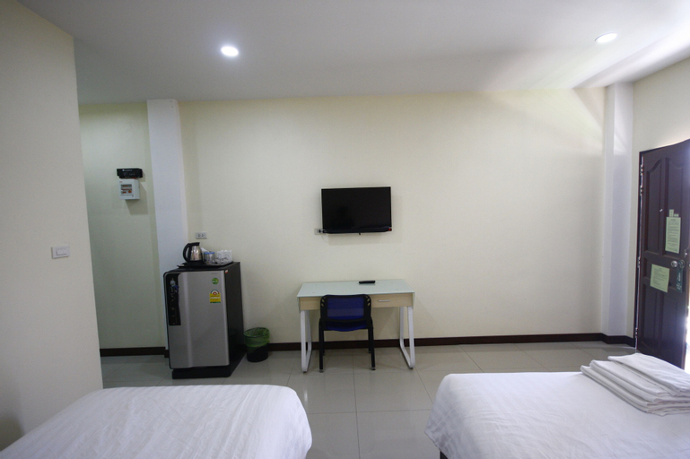 Bedroom 3, Charoensuk Grand Hotel, Kabin Buri