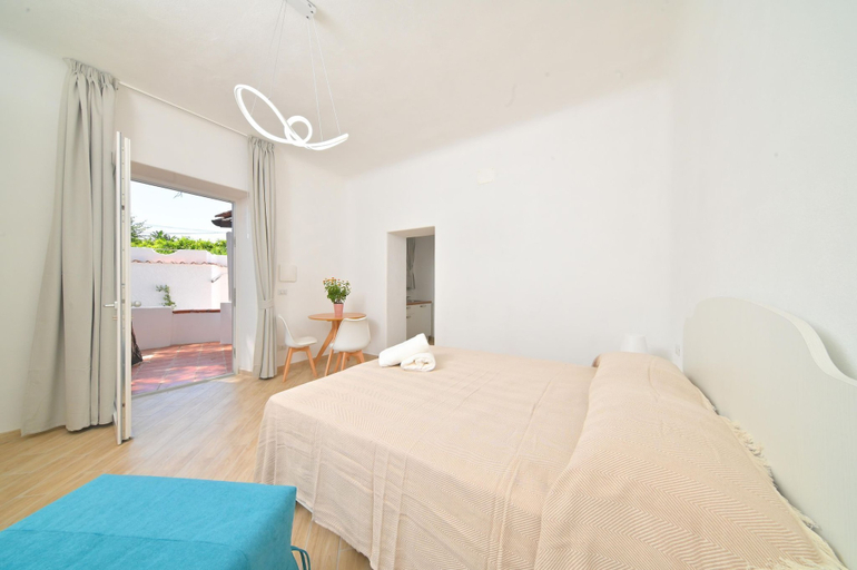Bedroom 2, Villa Aida Luxury Apartments & Spa, Napoli