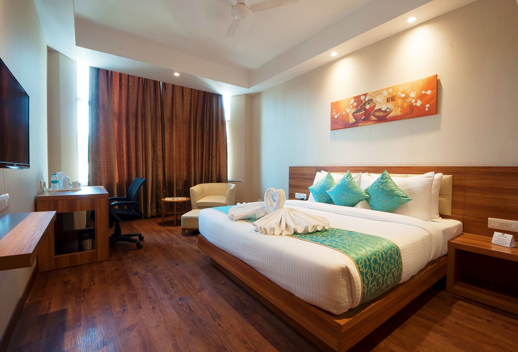 Bedroom 2, Hotel Le Roi Haridwar @ Har Ki Pauri Road, Hardwar
