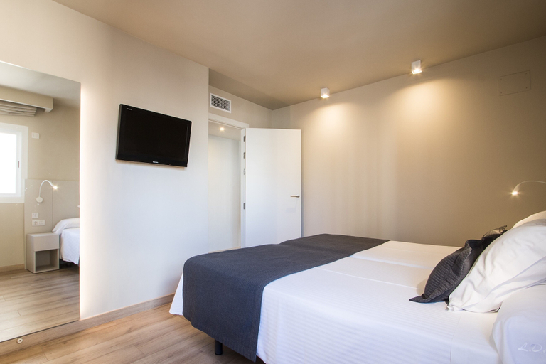 Bedroom 3, Les Dunes Comodoro, Alicante