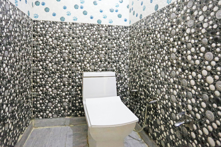 Bathroom 4, Hotel Raaso inn Nawada Metro By Arrow, Delhi