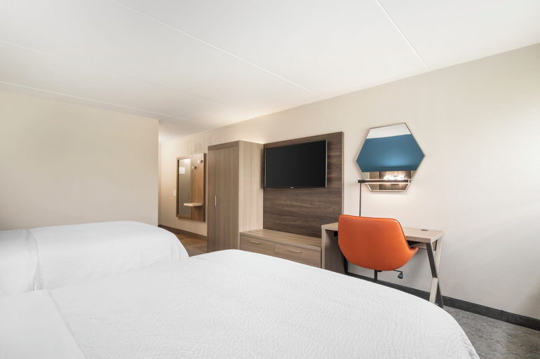 Bedroom 5, Holiday Inn Express GREENCASTLE by IHG, Franklin