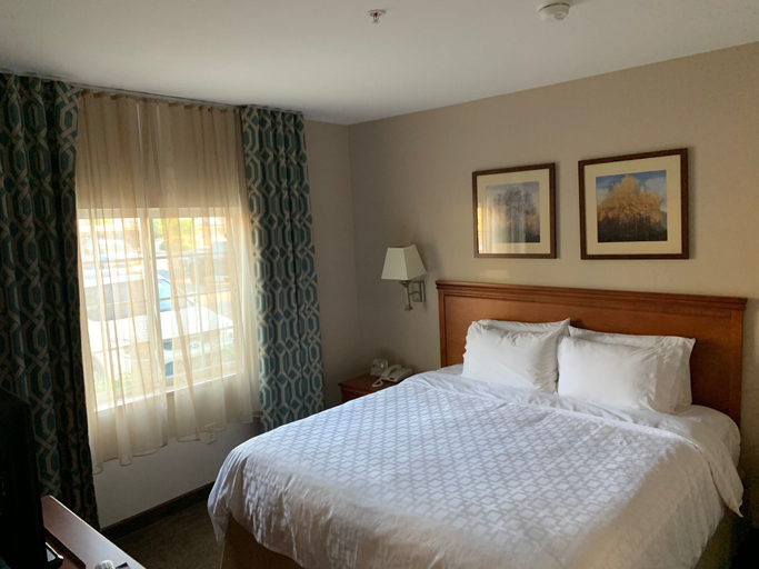 Bedroom 2, Candlewood Suites HOT SPRINGS, Garland