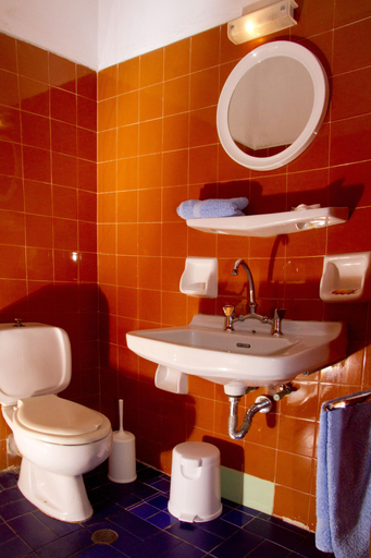 Bathroom 4, Flisvos Hotel, South Aegean