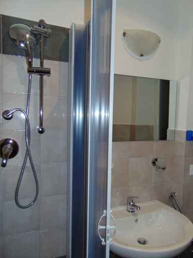 Bathroom 5, Rome Winners Home, Rome
