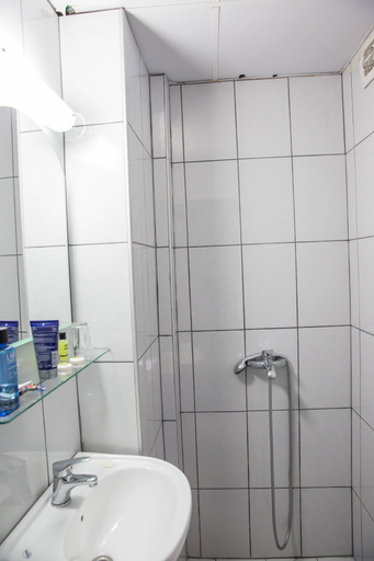 Bathroom 5, Tempi Hotel, Attica