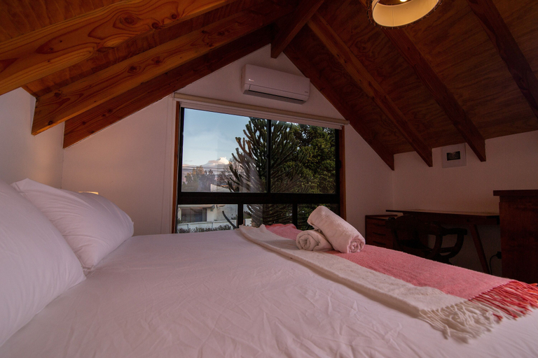 Bedroom 3, Luckys Hostel, Cautín
