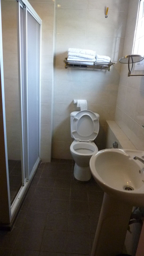 Bathroom 11