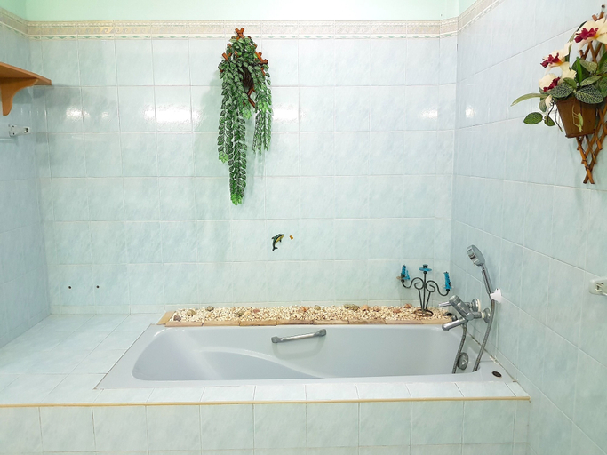 Bathroom, Xanadu Pool Villa, Ban Chang
