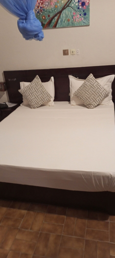Bedroom 2, Hostellerie Le Relais St Hubert, Bénoué