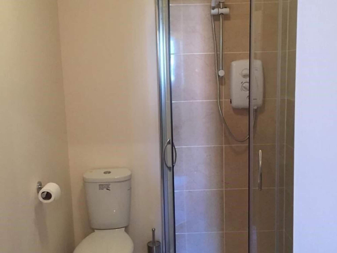 Bathroom 5, The Royal Guesthouse, Highland
