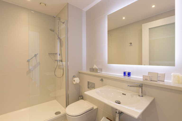 Bathroom 5, PREMIER SUITES PLUS Rotterdam, Rotterdam