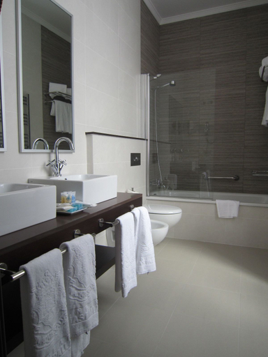 Bathroom 4, Hotel Termas - Balneario Termas Pallarés, Zaragoza