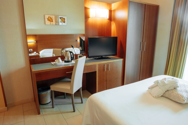 Bedroom 2, Hotel Amico, Pescara