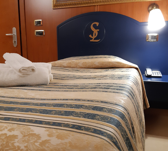 Bedroom 3, Hotel San Luca, Salerno