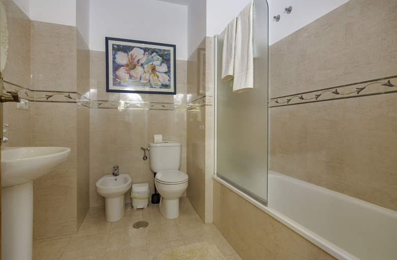 Bathroom 3, Fantastic Townhouse, Málaga