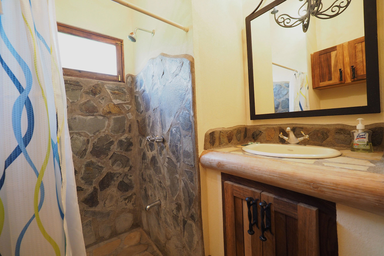 Bathroom, Opera Salvaje N.27, Garabito