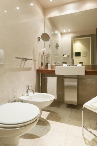 Bathroom 5, Hotel Barrage, Torino