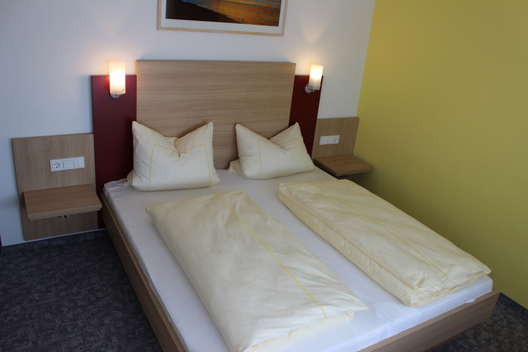 Bedroom 2, Hotel Gasthof Seehof, Roth