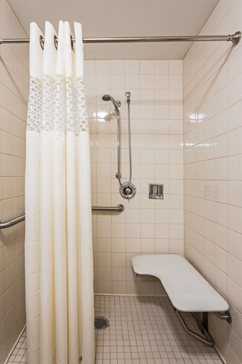 Bathroom 4, Hampton Inn Clearfield, Clearfield