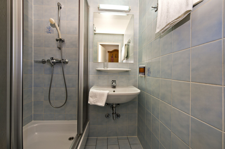 Bathroom 3, Gasthof Batzenhaeusl, Innsbruck Land