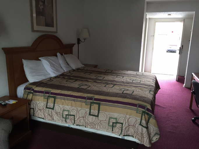 Bedroom 4, Econo Lodge Franklin, Franklin