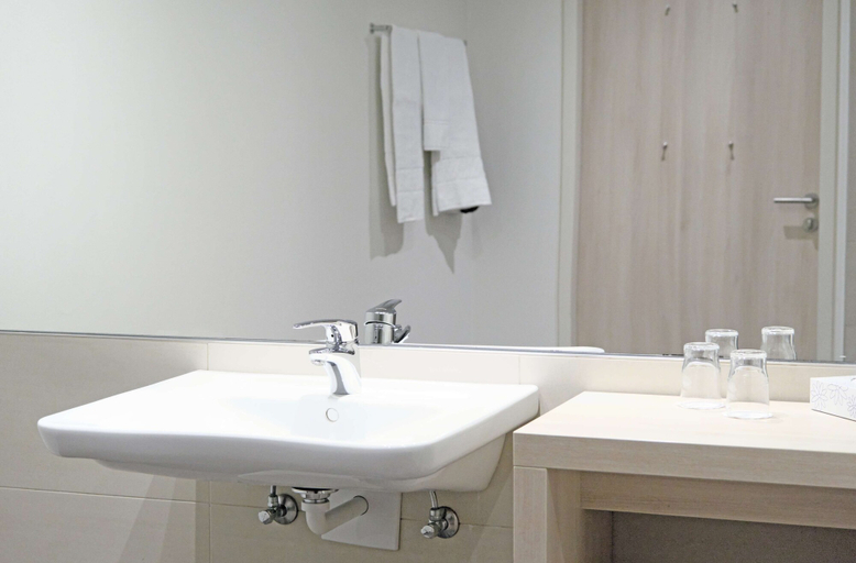 Bathroom 4, Park Inn by Radisson Linz, Linz
