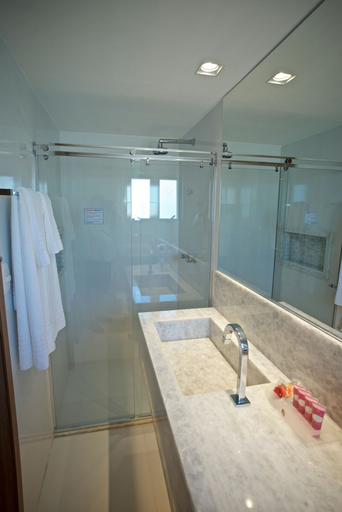 Bathroom 5, Monte Pascoal Praia Hotel, Salvador