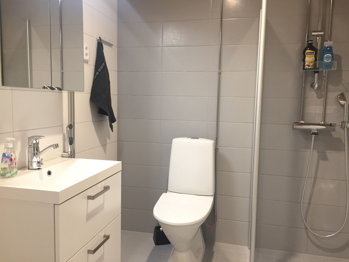 Bathroom 3, The Harbour Apartments, Central Finland