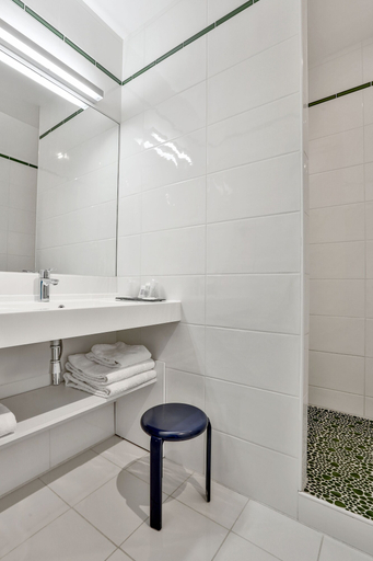 Bathroom 5, Hotel Le Mas Del Pechs, Dordogne