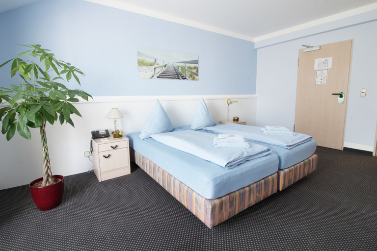 Bedroom 3, Hotel Zum Eisenhammer, Oberhausen