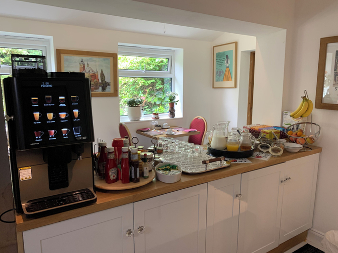 Food & Drinks 5, Avonpark House, Warwickshire