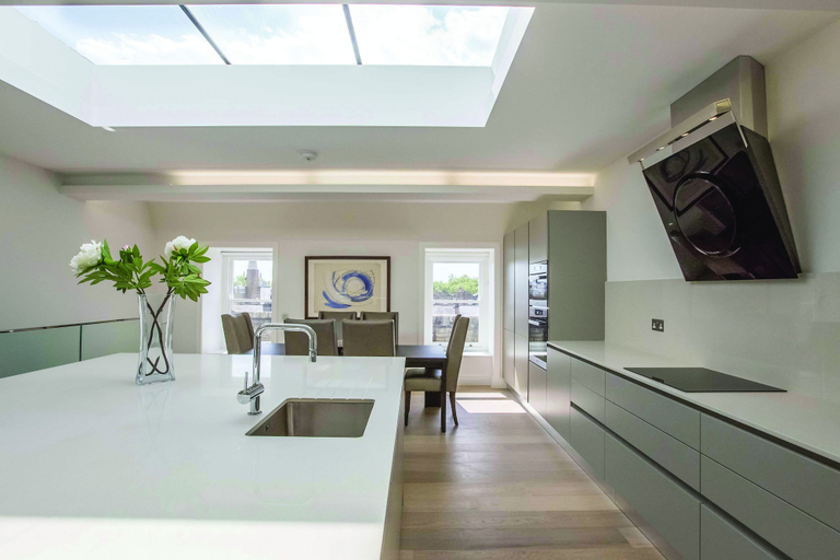 Others 5, Royal Residence Penthouse, London