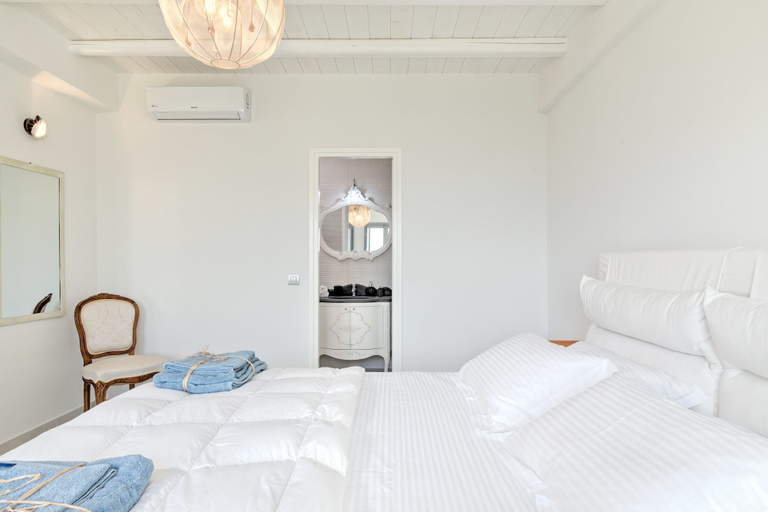 Bedroom 3, On The Rocks Antiparos, South Aegean
