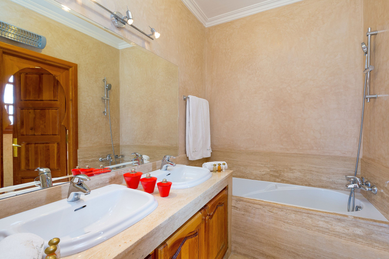 Bathroom 5, Domaine Rosaroum, Marrakech