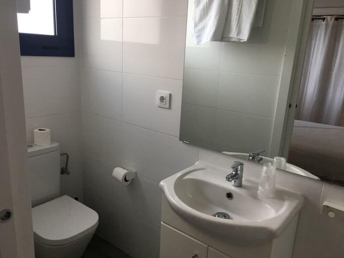 Bathroom 5, Casa Del Mar Hotel, Girona
