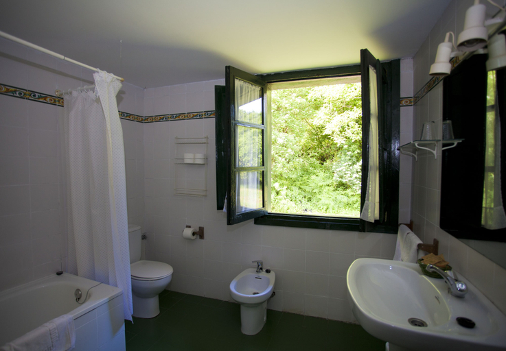 Bathroom, Casa Rural Solapeña, Asturias