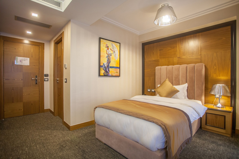 Bedroom 2, Hotel Colosseo Tirana, Tiranës