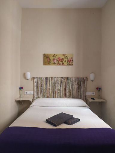 Bedroom 2, Pensión Azahar, Sevilla
