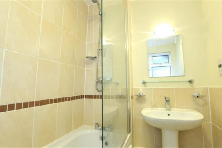 Bathroom, Green Door Rose, Cornwall