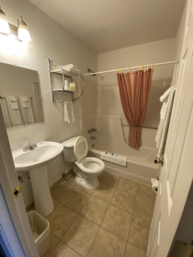 Bathroom 4, Rodeway Inn Rifle, Garfield