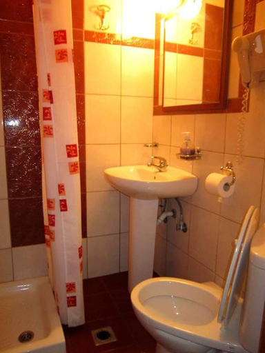 Bathroom 5, Evans Studio, Thessaly