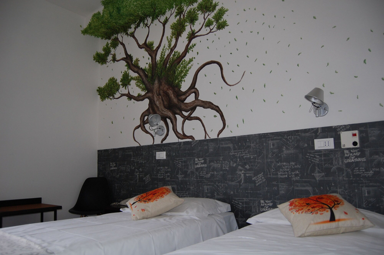 Bedroom 4, LH Arca Street Art Hotel, Perugia