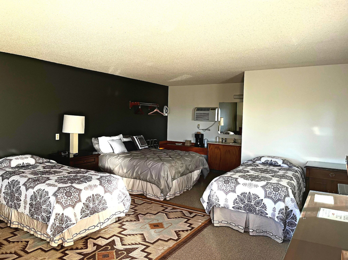 Bedroom 4, Furnas County Lodging, Furnas