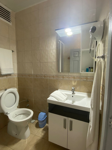 Bathroom 5, Canada Hotel & Bungalows, Kemer