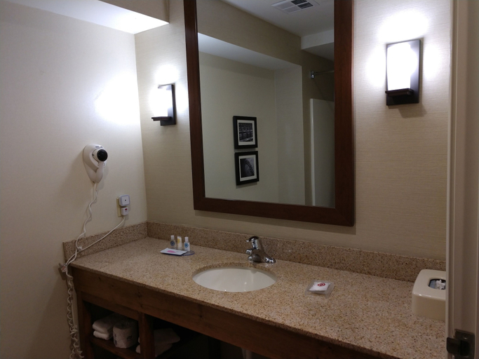Bathroom 5, City Express by Marriott Milford Cooperstown, Otsego