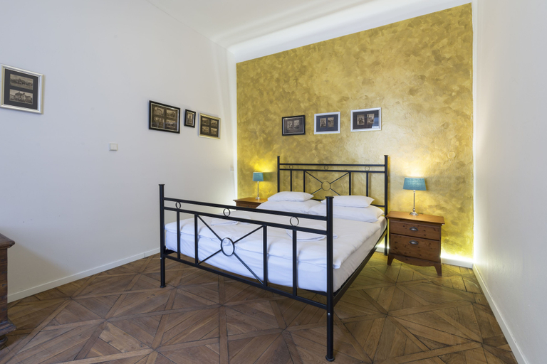 Bedroom 3, Hotel U Zlateho Jelena, Praha 1