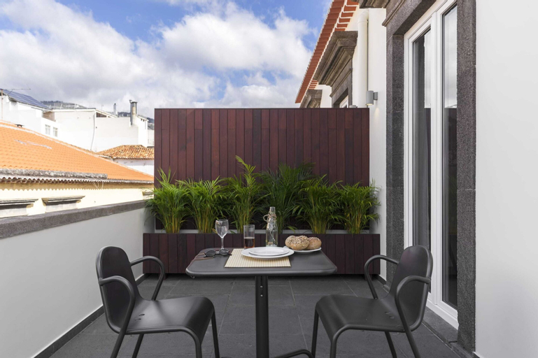 Downtown Funchal Apartments 3A Encumeada by An Island Apart, Funchal